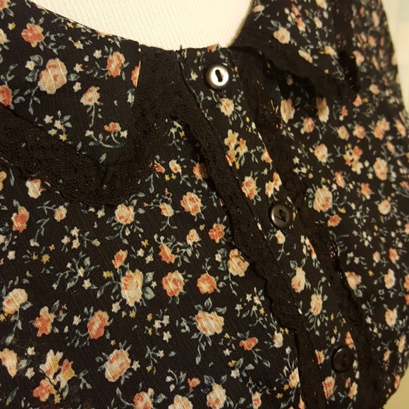 Backless floral dress - Picture 3 of 4